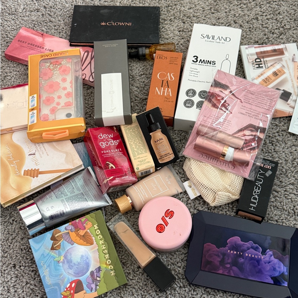 Make-Up Grab Bag & Nail Drill